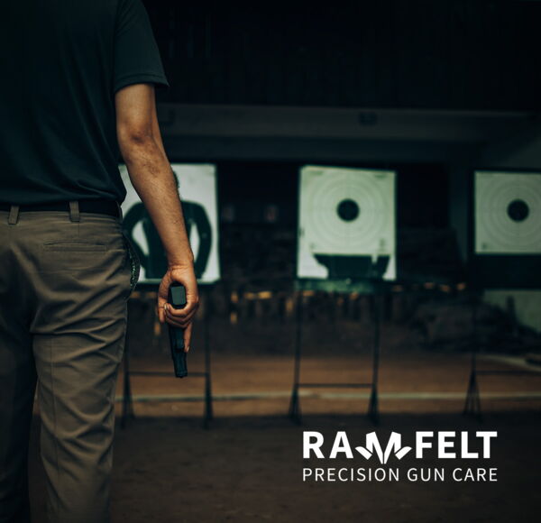 Bild eines Sportschützin am Schießstand.